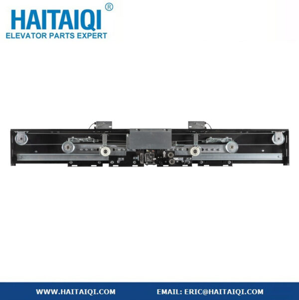 CM04 4 leafs center opening landing door device